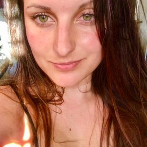 Meet your Posher, Cassandra